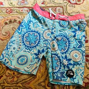 Quicksilver Size Small Board Shorts